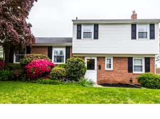 710 Adams Dr, Brookhaven, PA 19015