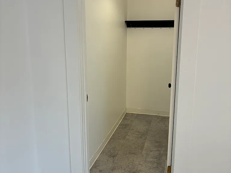170 Pine St #4 — Photo 22
