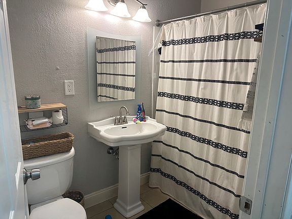 4th image of 309 Evans St