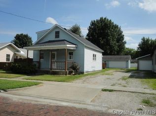 822 W Market St, Taylorville, IL 62568