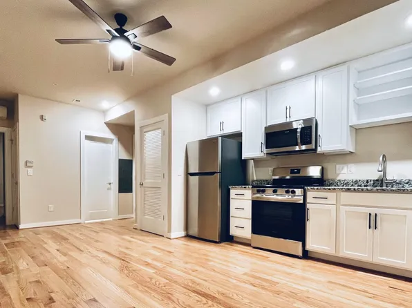119 E Beverley St #204, Staunton, VA 24401