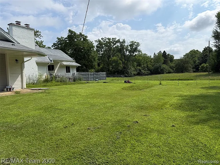 48905 Nine Mile Rd — Photo 32