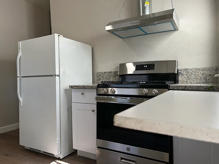 1145 Parker Ave — Photo 4