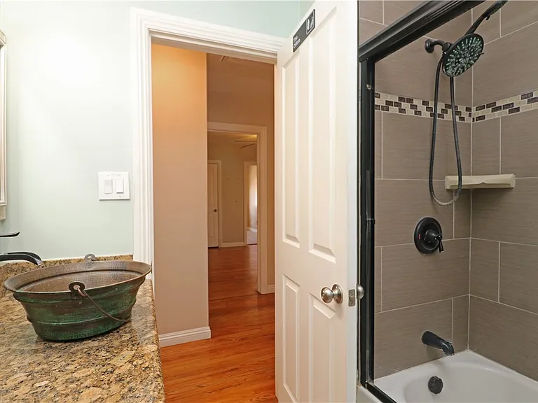 412 Catalpa Ave — Photo 14