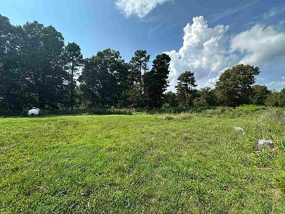 2nd image of 231 Jones Rd