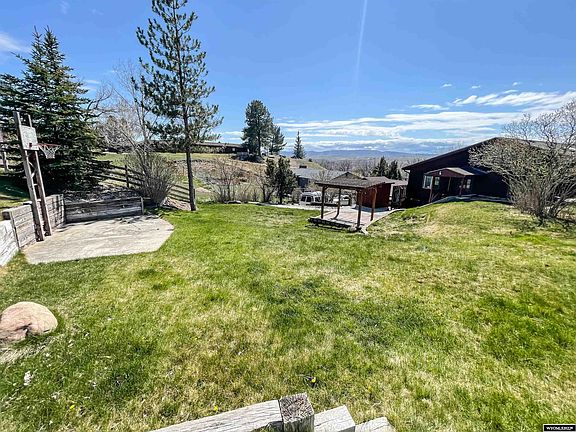 3rd image of 328 Hobbit Hole Dr