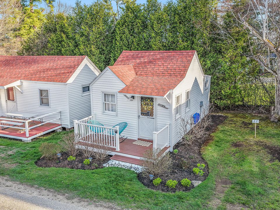 1st image of 1139 Post Road #27