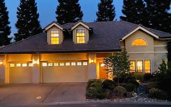 1st image of 2239 Banbury Cir