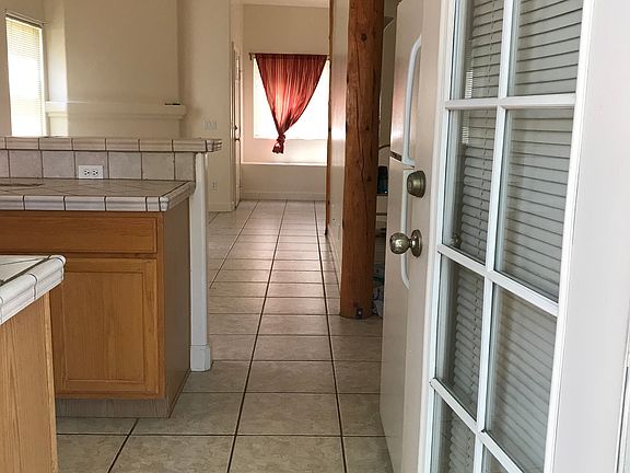 4th image of 928 N Campbell Ave