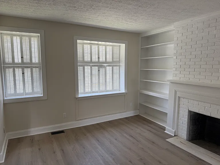 115 S 4th St — Photo 8