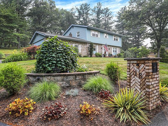 3rd image of 18 Hillside Rd