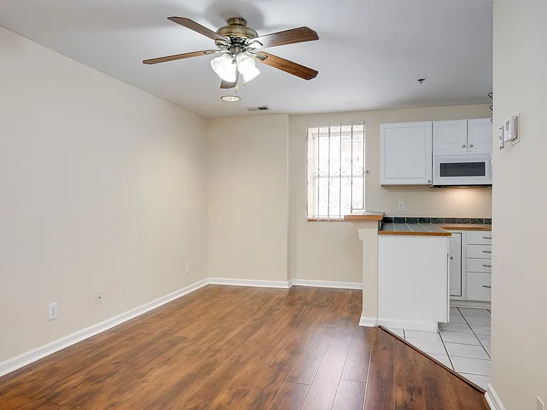 714 Broad St #B — Photo 6