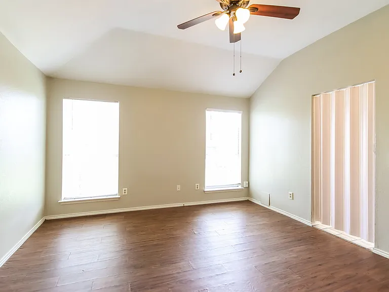 5210 Kristen Ct — Photo 9