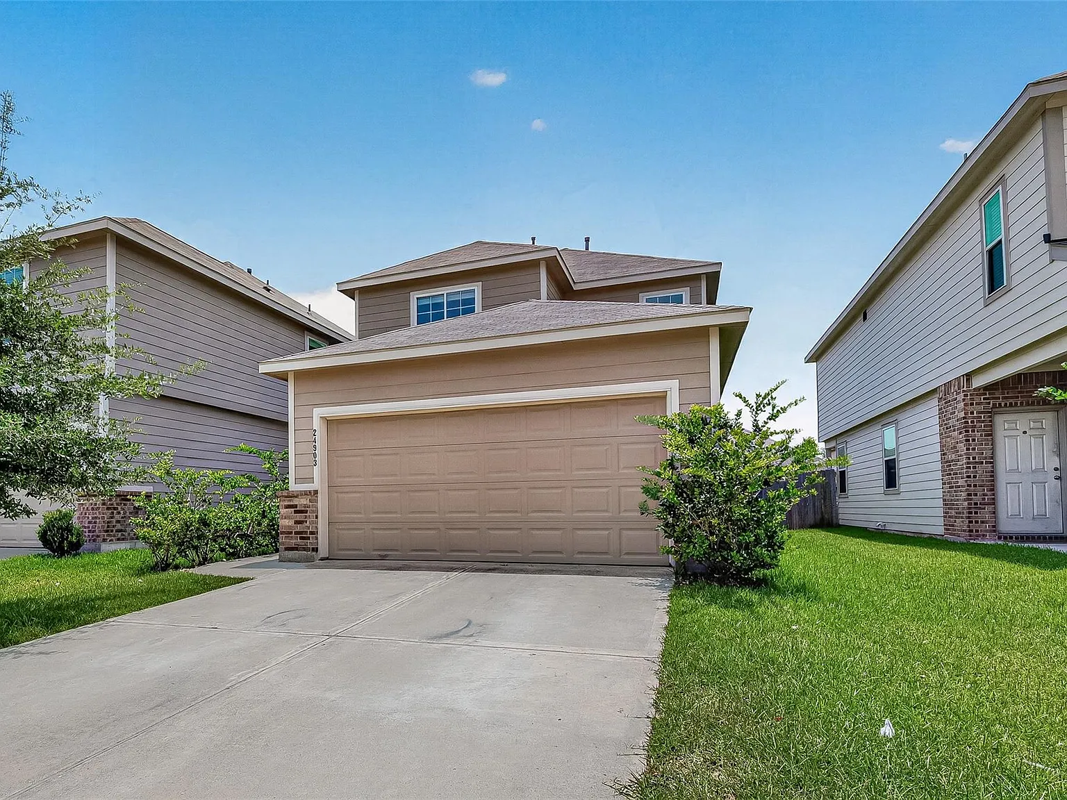 4 bed, 2.5 bath, 1654 sqft, $2,100 — Photo 3