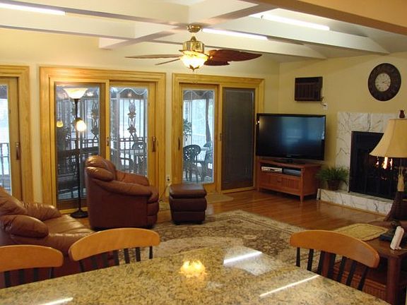 Massive Great Room w/Cathedral Ceilings