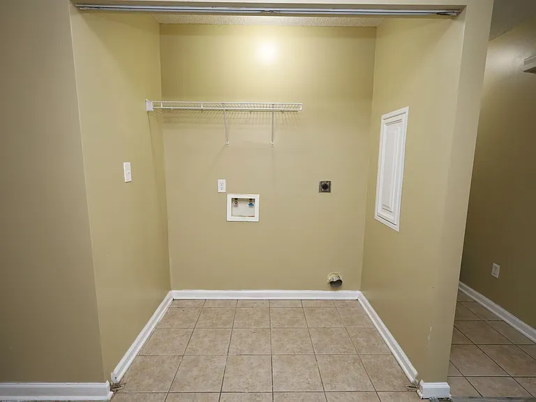 1728 Eli Pl — Photo 6