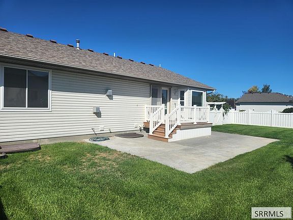 3rd image of 3557 S Stonegate Dr