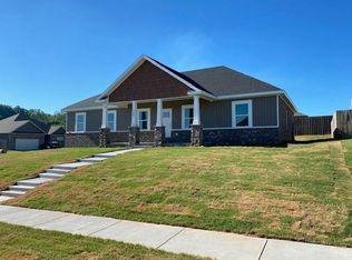 1481 Colonel McNeil Dr, Prairie Grove, AR 72753