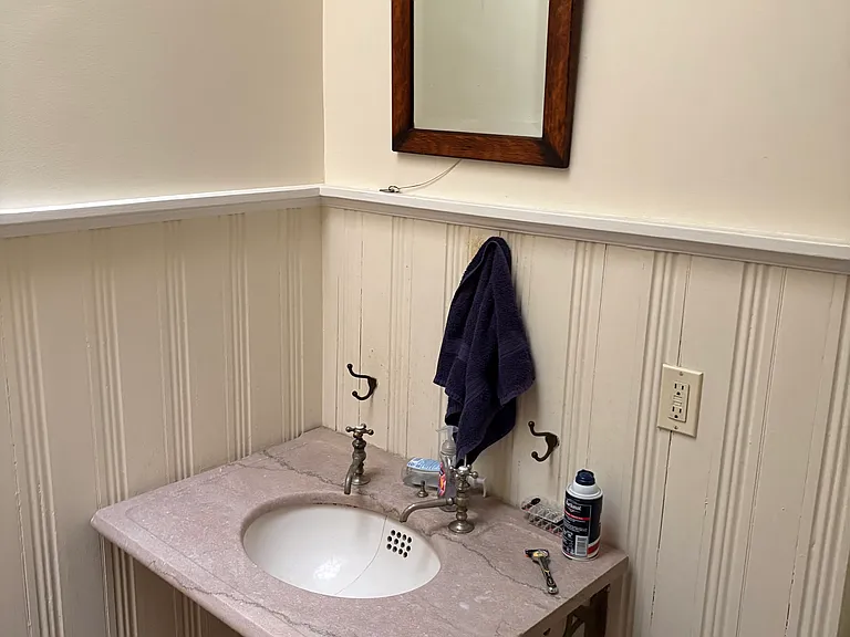 136 Lancaster St — Photo 11