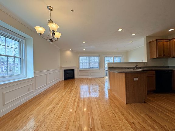 3rd image of 20 Juniper Ln #20