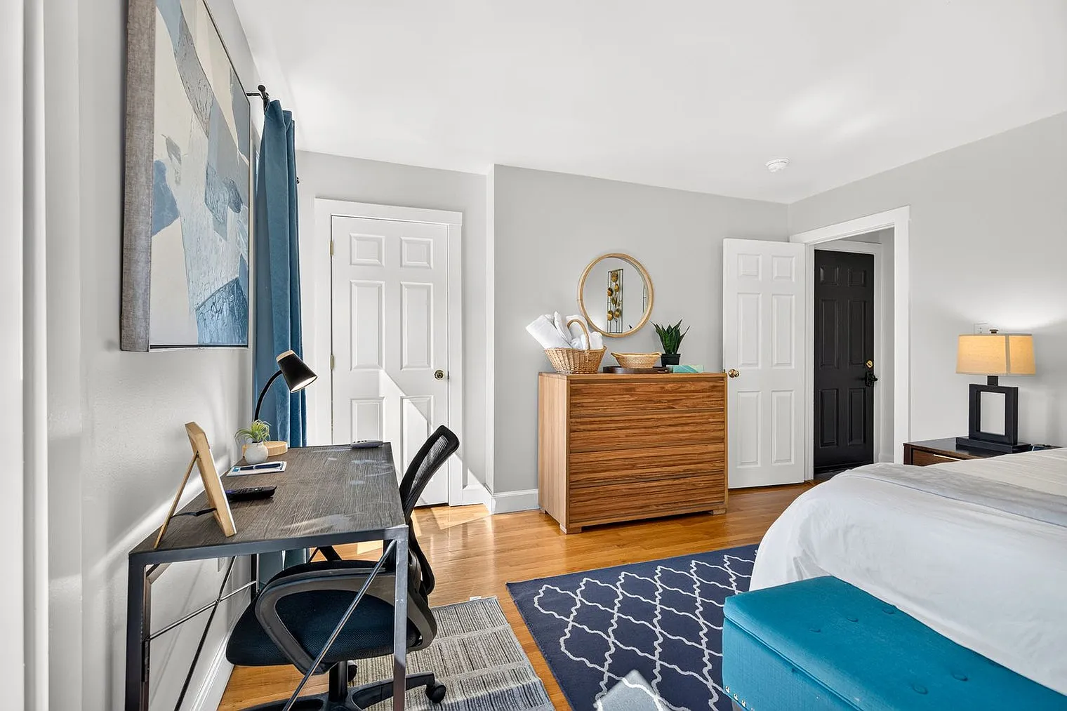 1 bed, 1.0 bath, 592 sqft, $4,605 — Photo 4