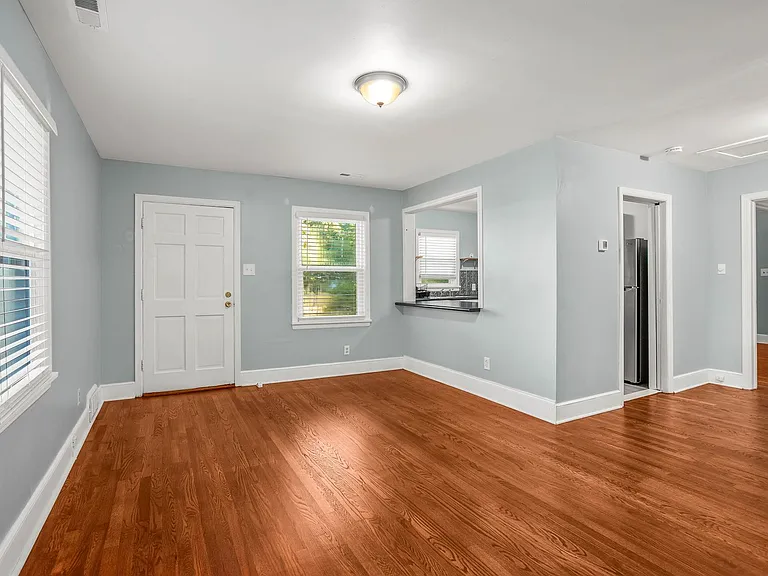 5038 Pinewood Dr — Photo 6