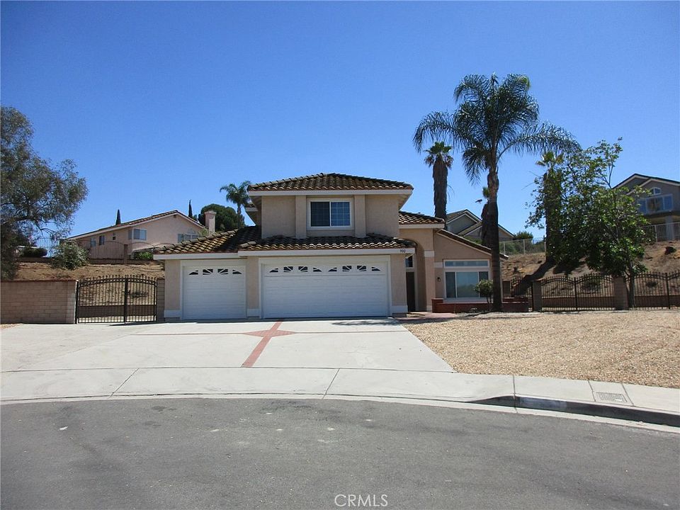 1st image of 902 Basilone Dr