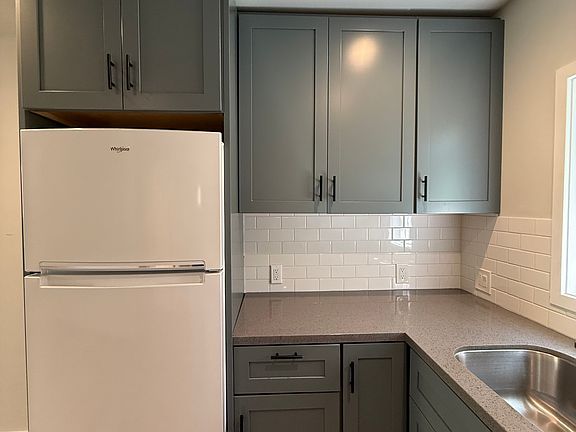 4th image of 35 Madrone Ave #D