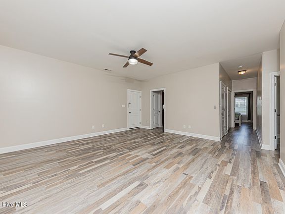 3rd image of 206 Low Country Lane