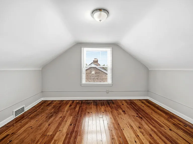 3889 Grenville Rd — Photo 26