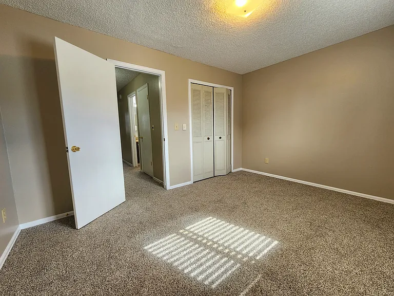 53 Castle Royal Dr — Photo 6