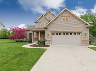 3725 Fox Xing, Saint Joseph, MI 49085