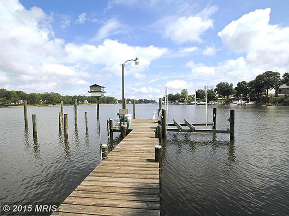 Multi-Slip Deep Water Pier with Lift / Bay Access