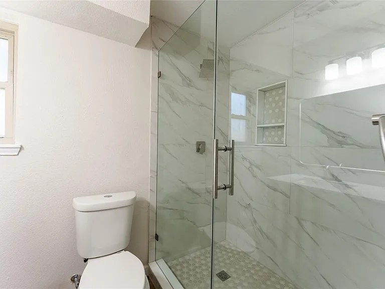 15823 Kueben Ln — Photo 13
