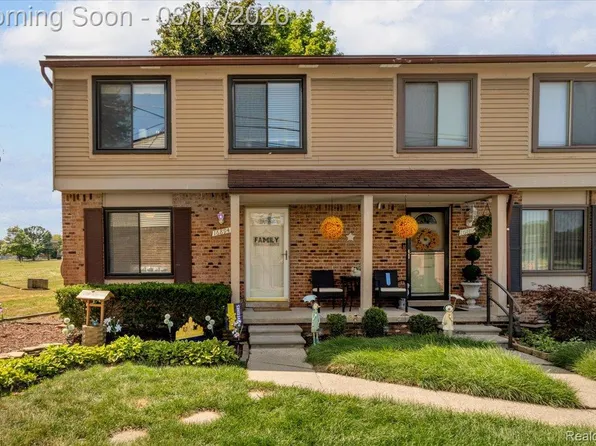16894 Kingsbrooke Dr, Clinton Township, MI 48038