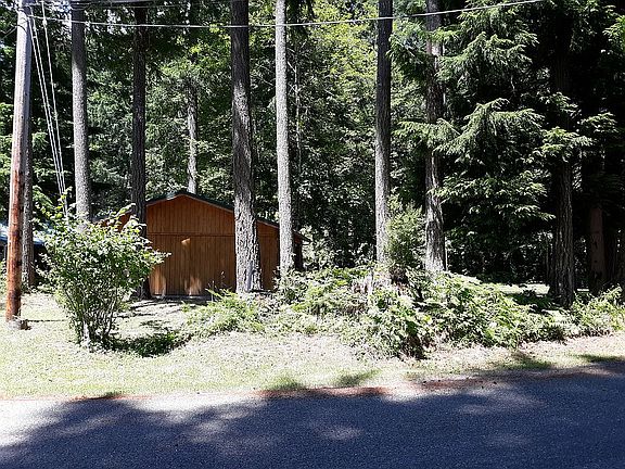 3rd image of 110 Mary Ln