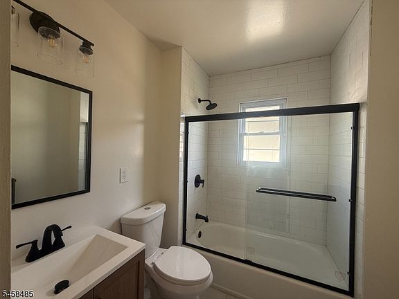 5th image of 16 Lexington Ave APT 2L