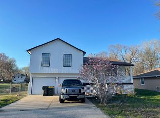 15314 Cedar St, Basehor, KS 66007