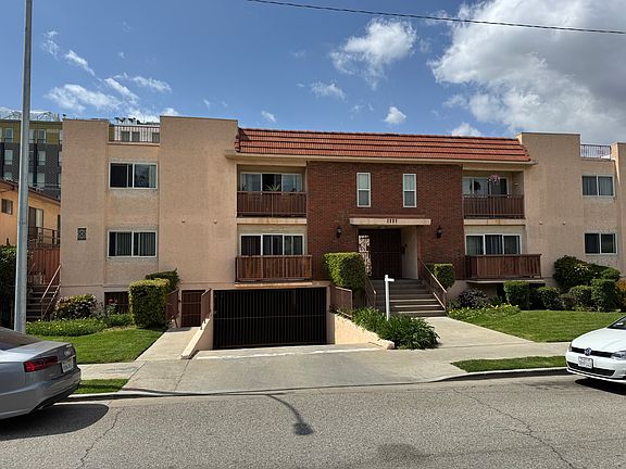 2nd image of 1111 N Maryland Ave APT 105