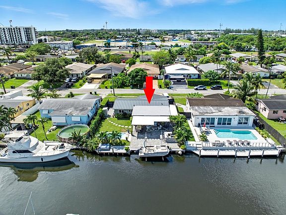 3rd image of 4610 SW 43rd Avenue