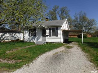 1130 E Church St, Salem, IL 62881