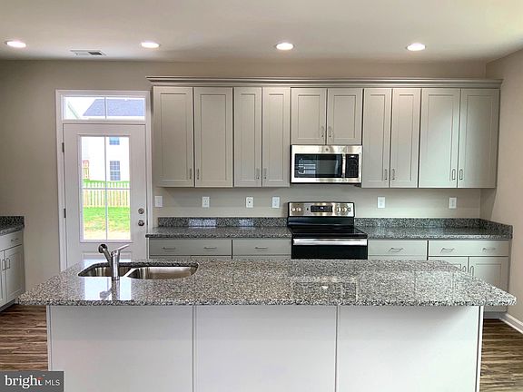 Hudson II - Kitchen