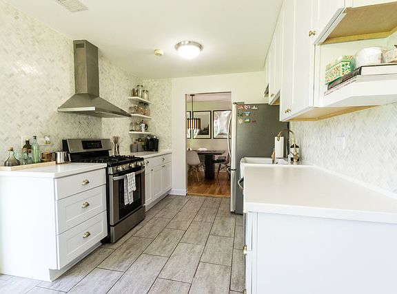 3rd image of 2856 Heatherwood Dr #A