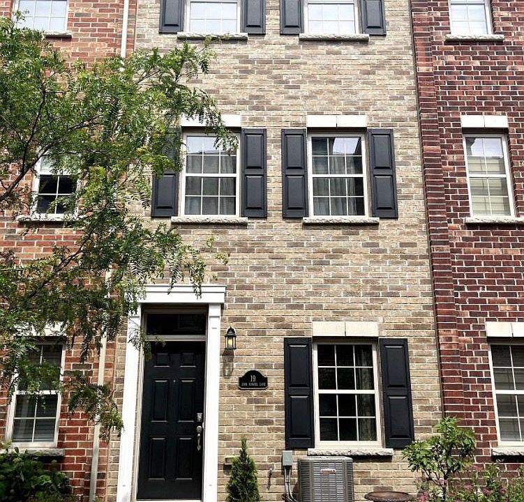 1st image of 19 John Russell Ln