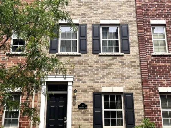 19 John Russell Ln, Kitchener, ON N2H 0B5