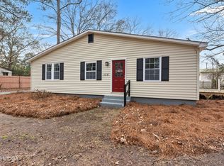 135 Forest Ave, Bonaire, GA 31005