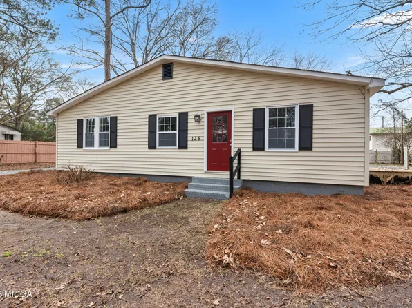 135 Forest Ave, Bonaire, GA 31005