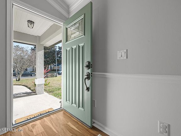 4th image of 805 TEMPLETON Lane