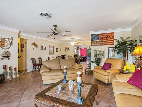 5th image of 118 SE 30th Avenue