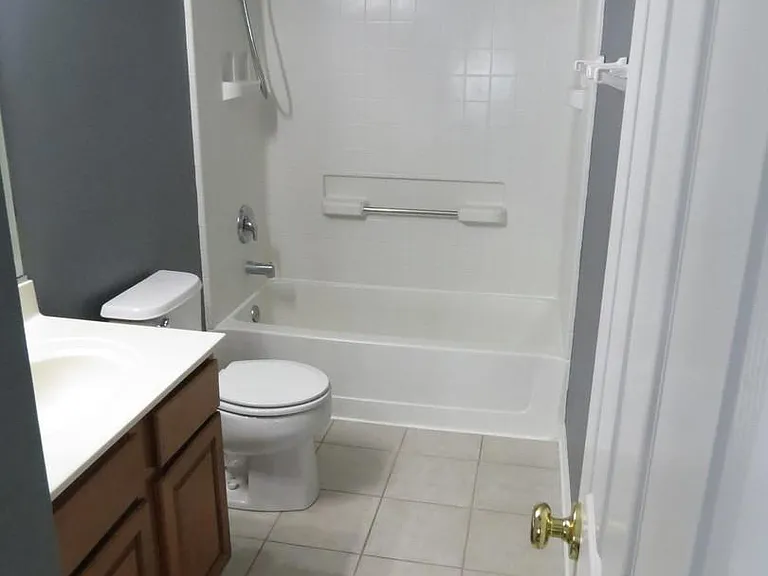 465 Cary Woods Cir — Photo 11